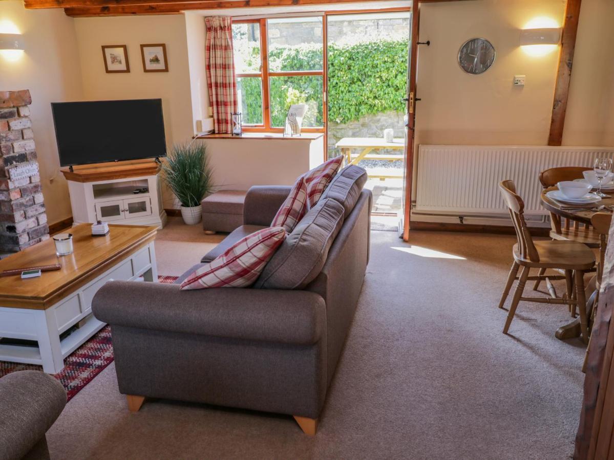 Danby Cottage 휫비 외부 사진