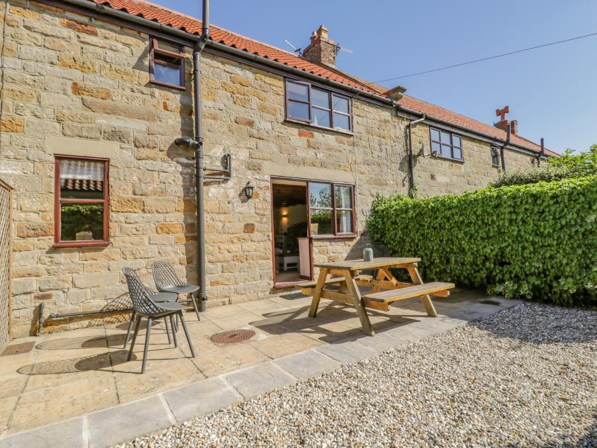Danby Cottage 휫비 외부 사진