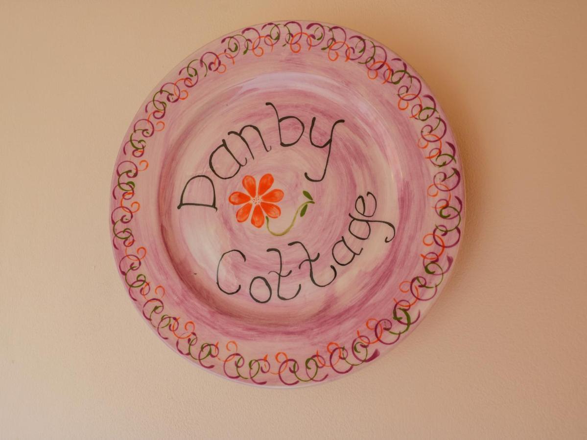 Danby Cottage 휫비 외부 사진